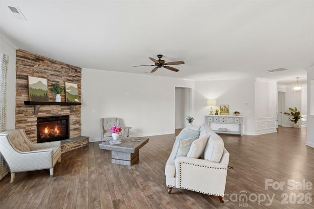 5306 Tilley Manor Drive, Matthews, NC 28105