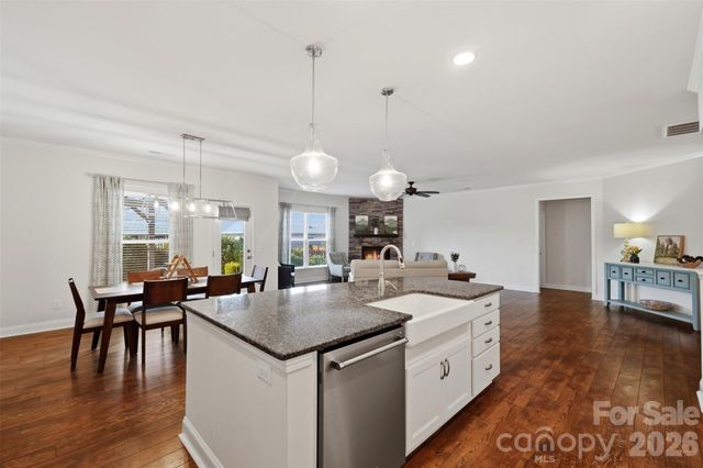 5306 Tilley Manor Drive, Matthews, NC 28105