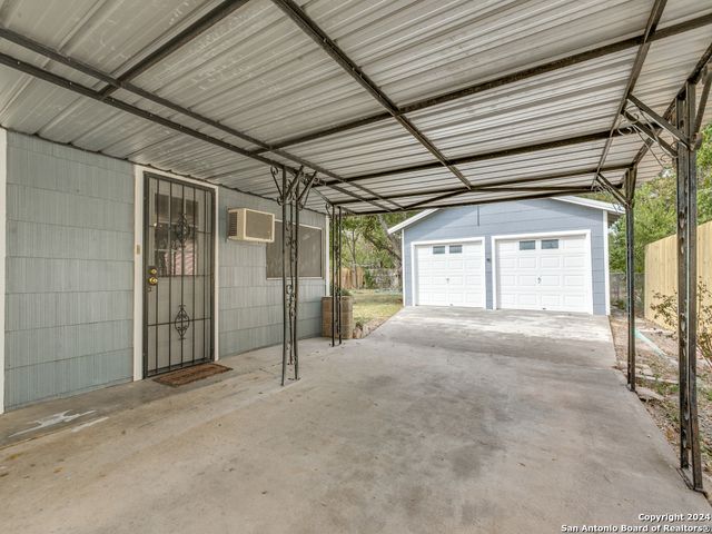 215 MIDLAND DR, San Antonio, TX 78219