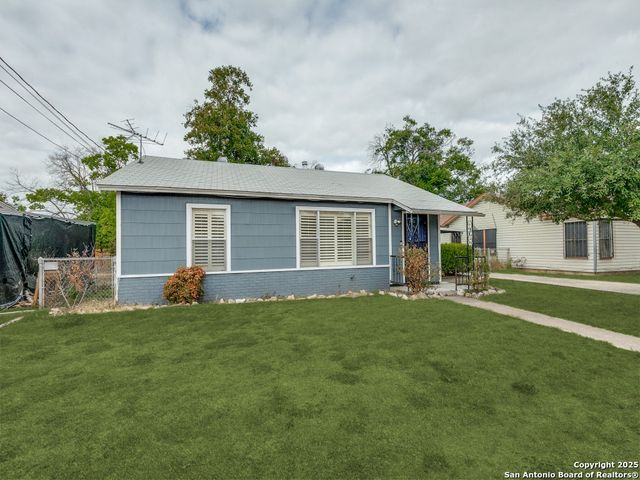 215 MIDLAND DR, San Antonio, TX 78219