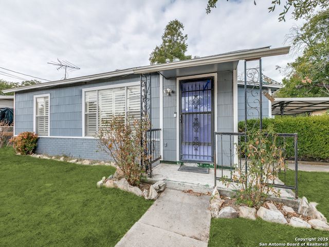 215 MIDLAND DR, San Antonio, TX 78219