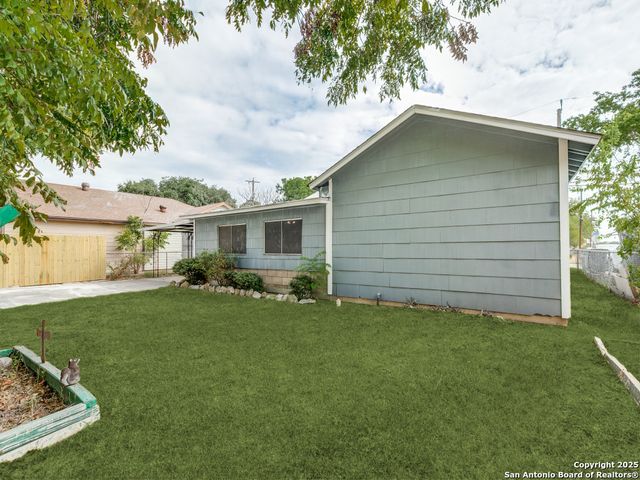 215 MIDLAND DR, San Antonio, TX 78219