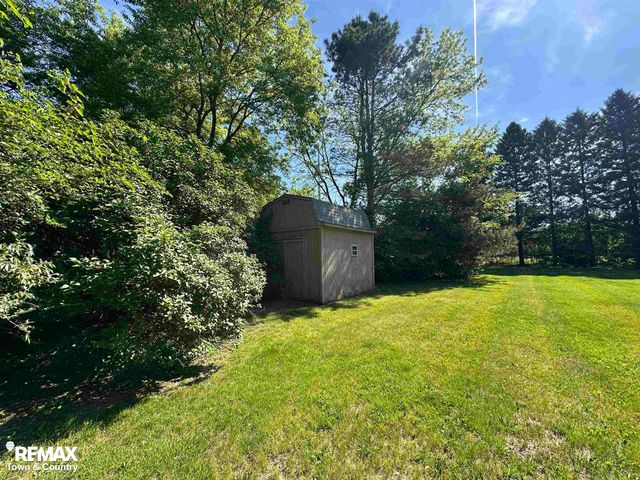 520 Sunnyside Drive, Flushing, MI 48433