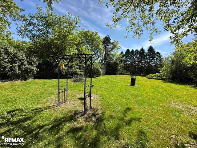 520 Sunnyside Drive, Flushing, MI 48433