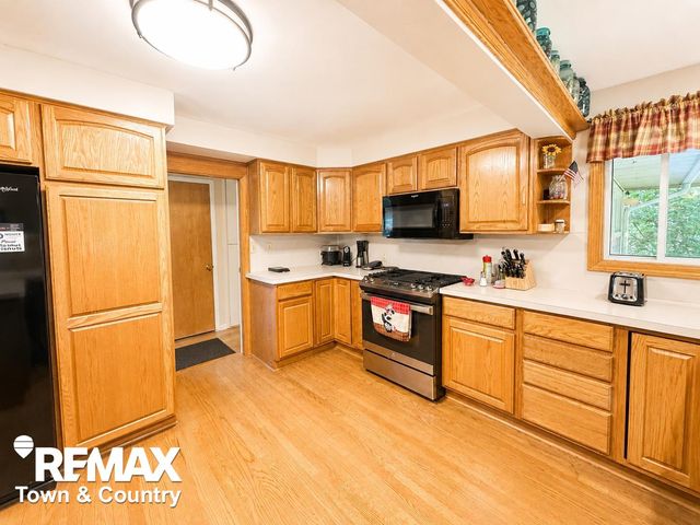 520 Sunnyside Drive, Flushing, MI 48433