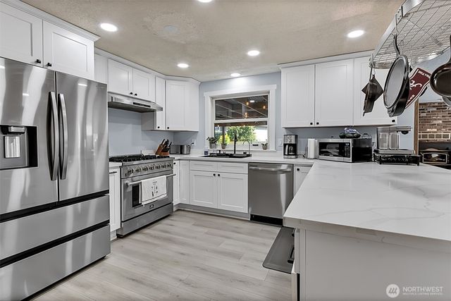 8014 Garnet Lane SW, Lakewood, WA 98498
