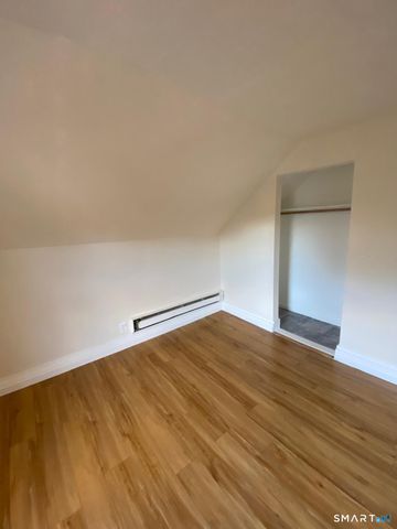 54 North Avenue, Meriden, CT 06451