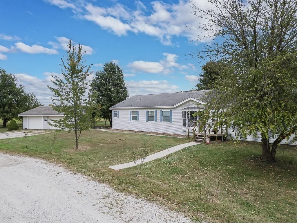 24785 Evans Road, Tonganoxie, KS 66086