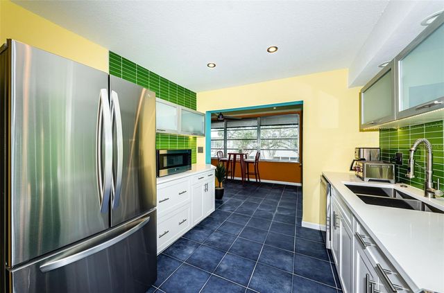 5880 38TH AVENUE N 309, St Petersburg, FL 33710