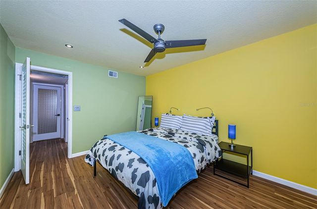 5880 38TH AVENUE N 309, St Petersburg, FL 33710