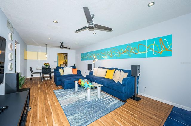 5880 38TH AVENUE N 309, St Petersburg, FL 33710