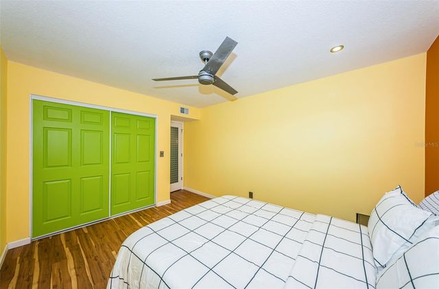 5880 38TH AVENUE N 309, St Petersburg, FL 33710