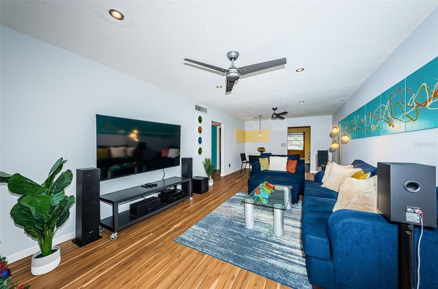 5880 38TH AVENUE N 309, St Petersburg, FL 33710