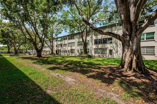 5880 38TH AVENUE N 309, St Petersburg, FL 33710