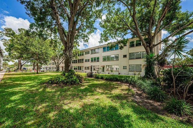 5880 38TH AVENUE N 309, St Petersburg, FL 33710