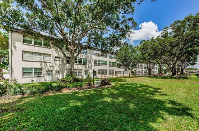 5880 38TH AVENUE N 309, St Petersburg, FL 33710