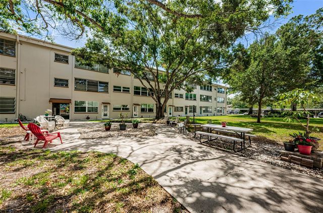 5880 38TH AVENUE N 309, St Petersburg, FL 33710
