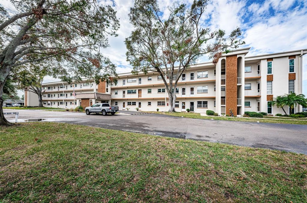 5880 38TH AVENUE N 309, St Petersburg, FL 33710