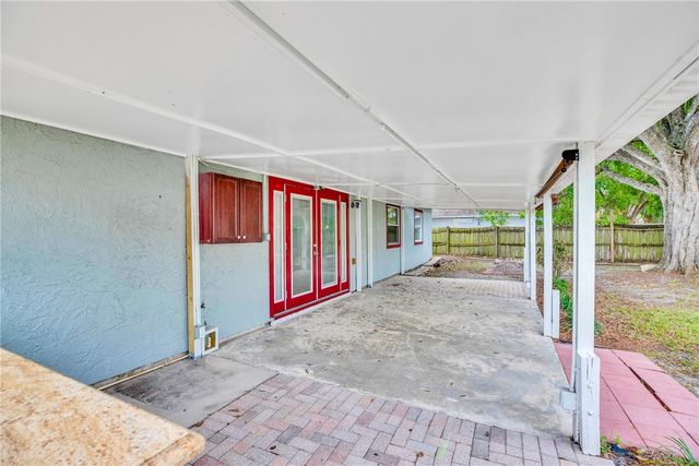 2255 15th Avenue SW, Vero Beach, FL 32962