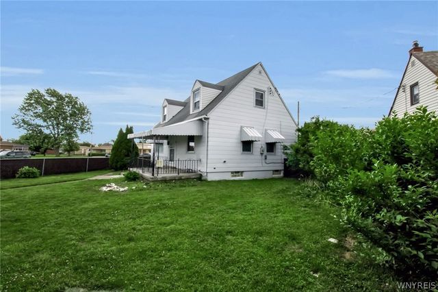 5 Greenleaf Lane, Cheektowaga, NY 14225