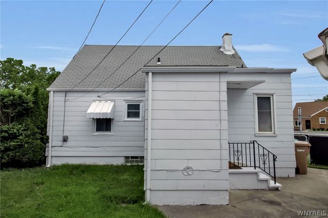 5 Greenleaf Lane, Cheektowaga, NY 14225