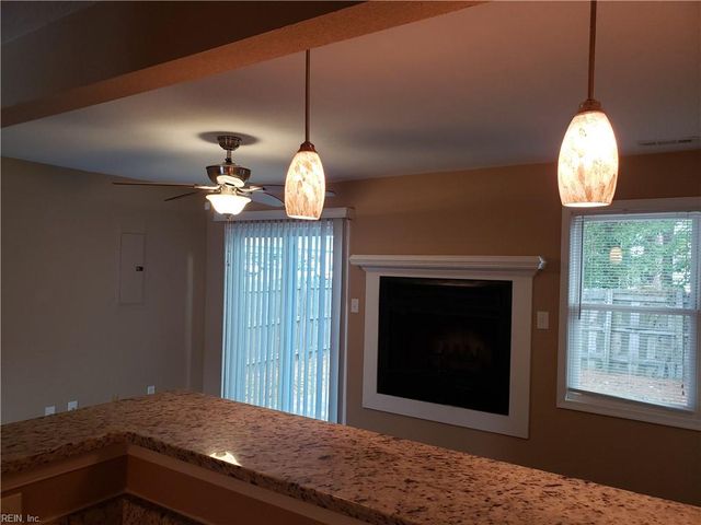 100 Thalia Trace DR, Virginia Beach, VA 23452