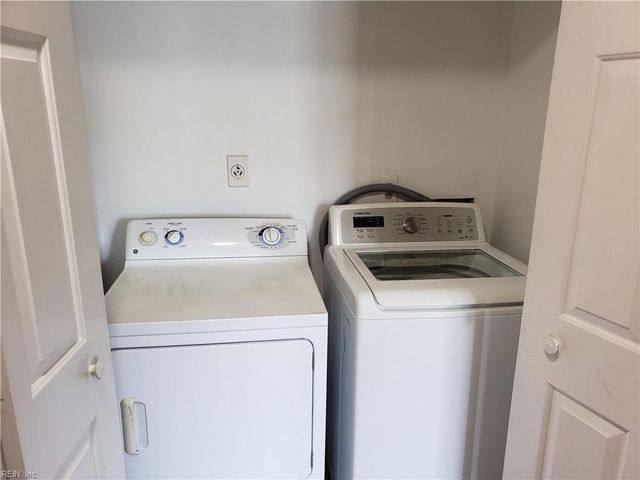 100 Thalia Trace DR, Virginia Beach, VA 23452