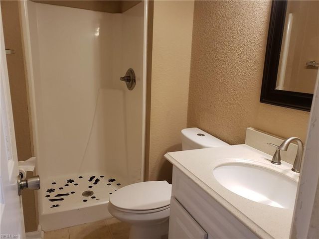 100 Thalia Trace DR, Virginia Beach, VA 23452