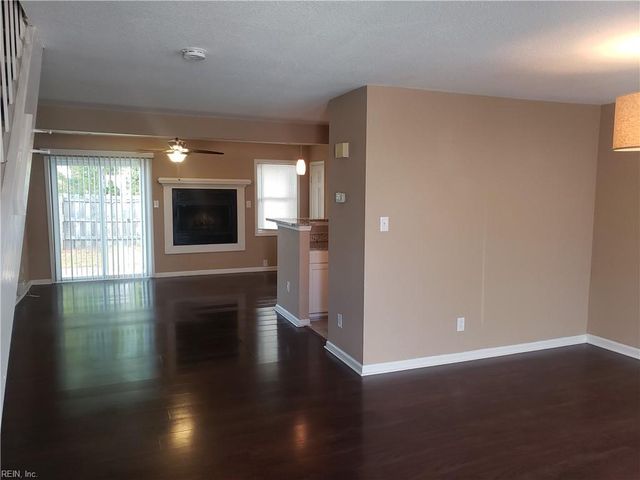 100 Thalia Trace DR, Virginia Beach, VA 23452