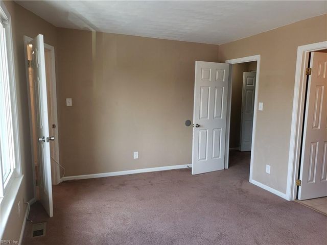 100 Thalia Trace DR, Virginia Beach, VA 23452