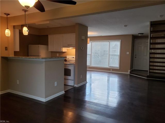 100 Thalia Trace DR, Virginia Beach, VA 23452