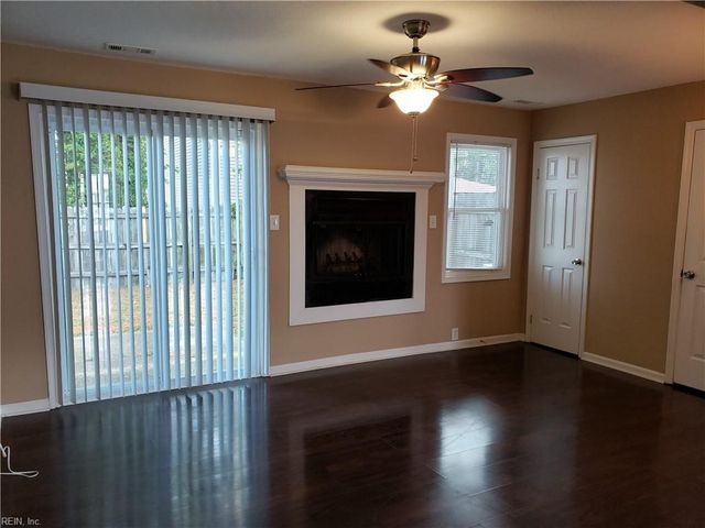 100 Thalia Trace DR, Virginia Beach, VA 23452