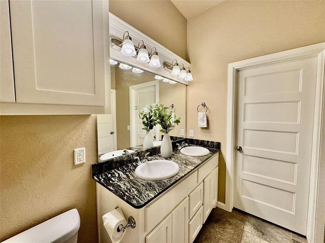18105 Manera Way, Edmond, OK 73012