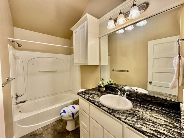 18105 Manera Way, Edmond, OK 73012