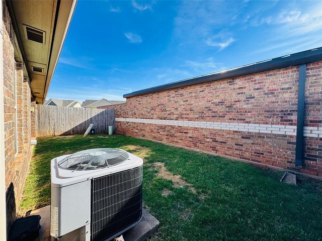 18105 Manera Way, Edmond, OK 73012