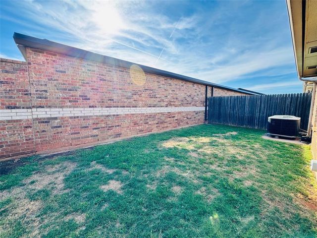 18105 Manera Way, Edmond, OK 73012