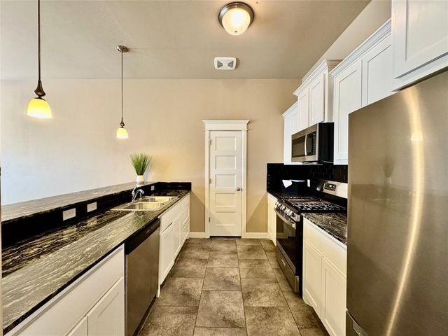 18105 Manera Way, Edmond, OK 73012