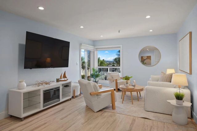 4730 Noyes ST 106, San Diego, CA 92109