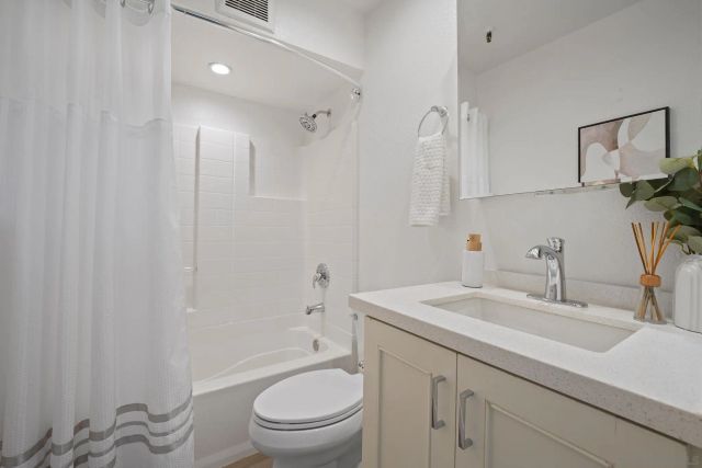 4730 Noyes ST 106, San Diego, CA 92109