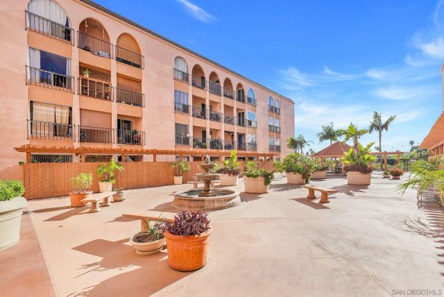 4730 Noyes ST 106, San Diego, CA 92109