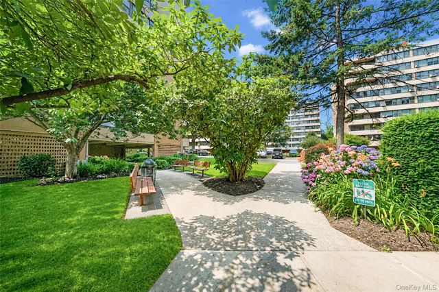 162-31 9th Avenue 7D, Whitestone, NY 11357
