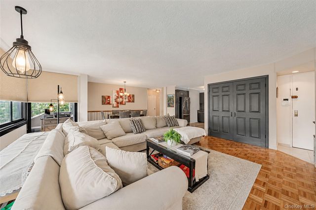 162-31 9th Avenue 7D, Whitestone, NY 11357