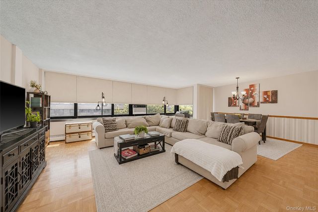 162-31 9th Avenue 7D, Whitestone, NY 11357