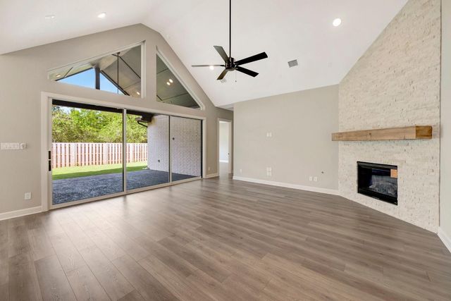 1760 Howler Way, Houston, TX 77316