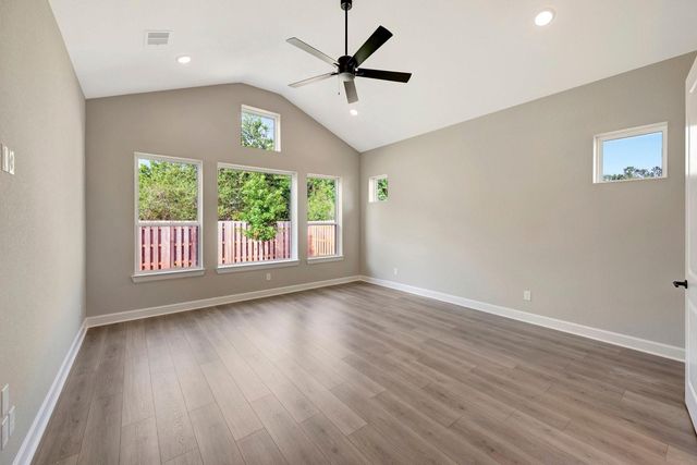 1760 Howler Way, Houston, TX 77316