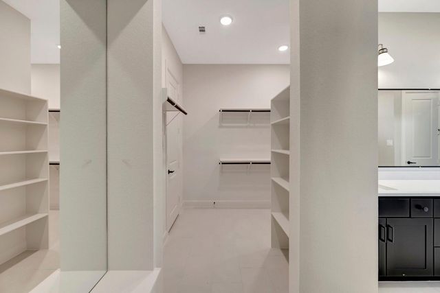 1760 Howler Way, Houston, TX 77316