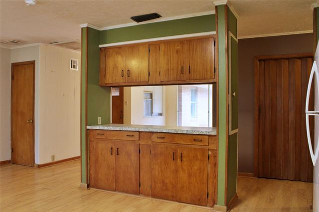 1630 Montezuma Street, Columbus, TX 78934