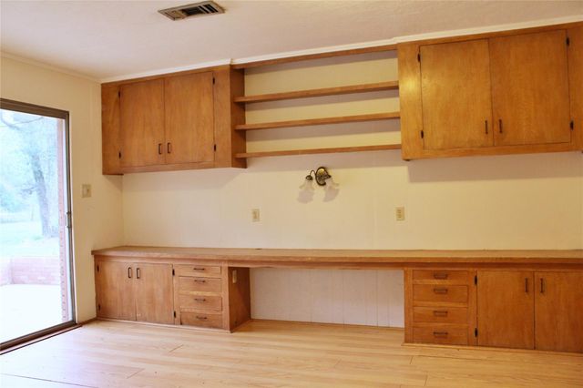 1630 Montezuma Street, Columbus, TX 78934