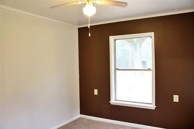 1630 Montezuma Street, Columbus, TX 78934