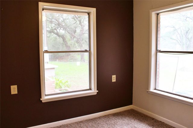 1630 Montezuma Street, Columbus, TX 78934